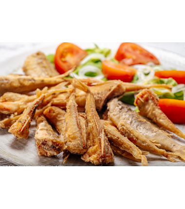 PESCAITO FRITO CON ENSALADA VERDE